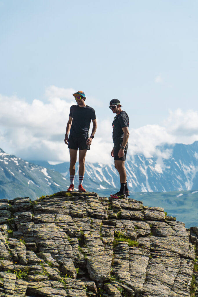 Séance de coaching sportif en groupe et entraînement collectif avec Trail Altitude